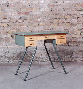 Petit bureau vintage original composé de 5 tiroirs, circa 1960