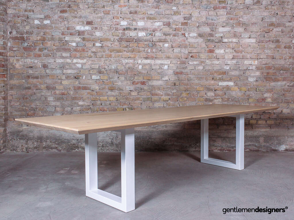 Table A Manger En Chene Avec Des Pieds En Acier Jusqu A 12 Personnes