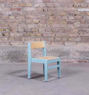 Chaise vintage pour enfant en bois massif, circa 1950
