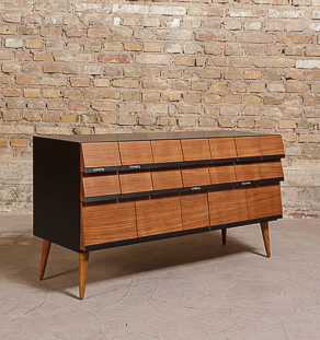 Meuble vintage en teck composé de nombreux tiroirs