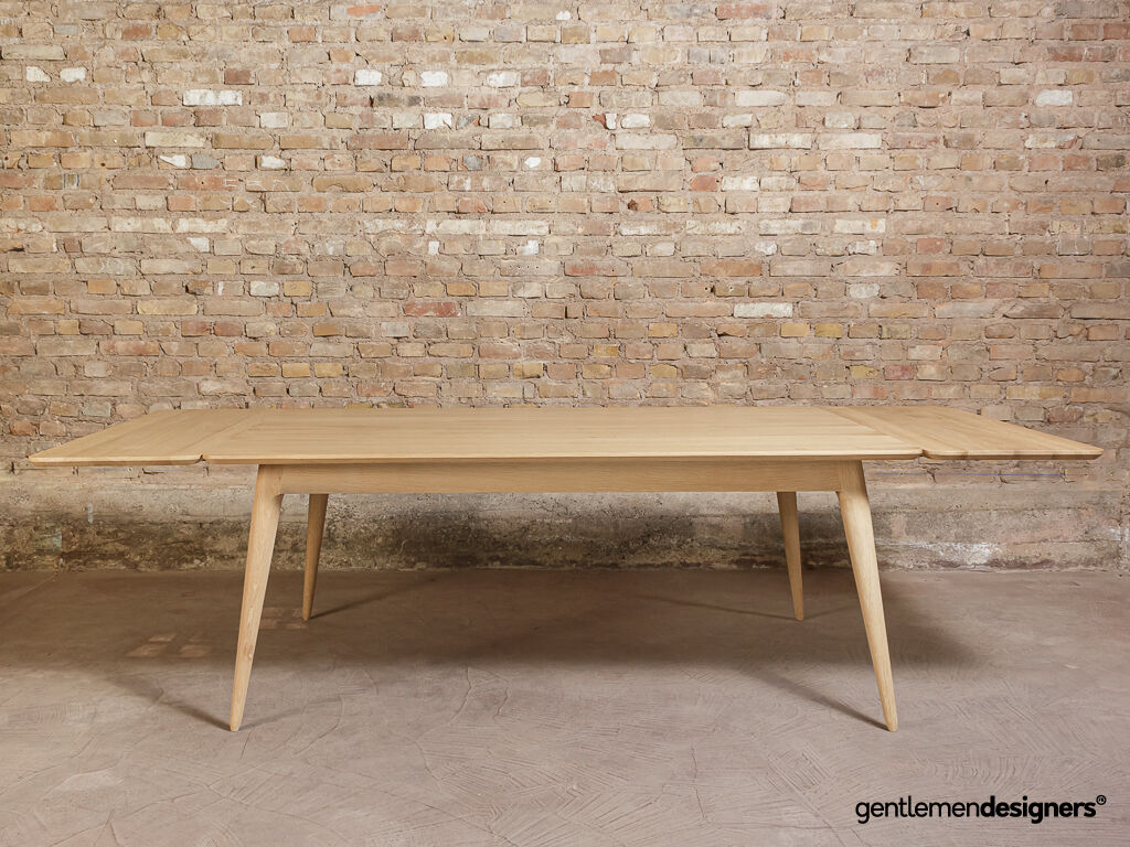 Table A Manger En Chene Francais Pour 8 A 12 Couverts Avec Rallonges