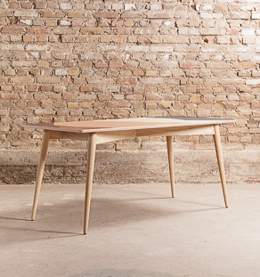Bureau sur-mesure avec plateau en bois imprimé et piétement en chêne massif local