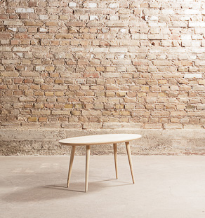 Table basse ovale sur-mesure, plateau et pieds compas en chêne massif local (100x50cm)