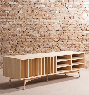 Meuble TV avec espaces pour vinyles en chêne