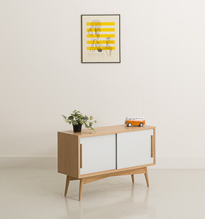 Petit meuble télé en chêne avec double portes coulissante