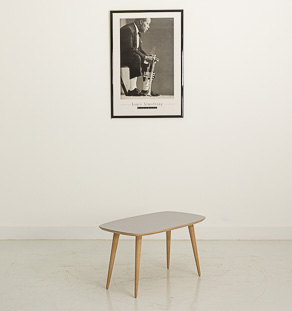 Table basse format squircle gris clair (80x45cm)