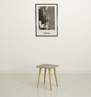 Table basse format carré stratifié gris foncé (40x40cm)