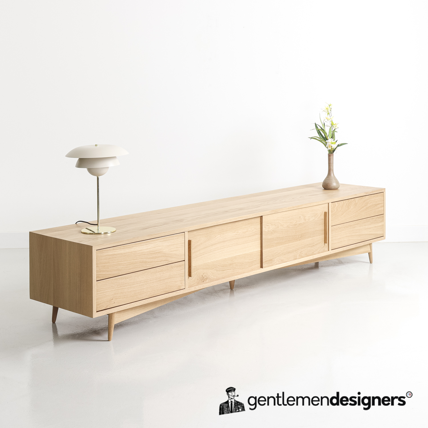 Choisir un meuble en bois massif : Le Design durable !
