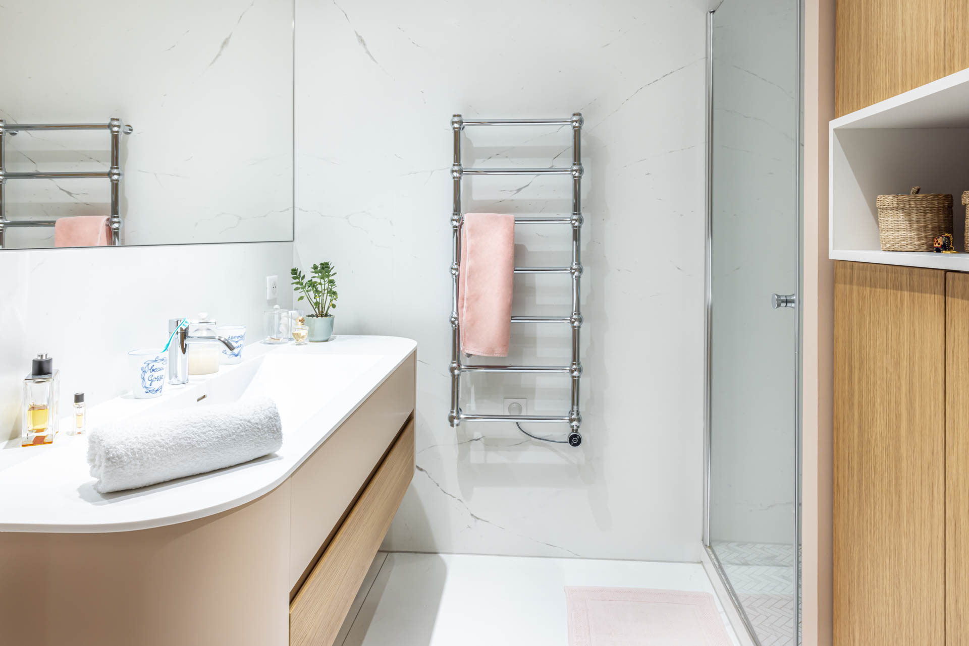 Salle de bain sur mesure vs standard : avantages et inconvénients