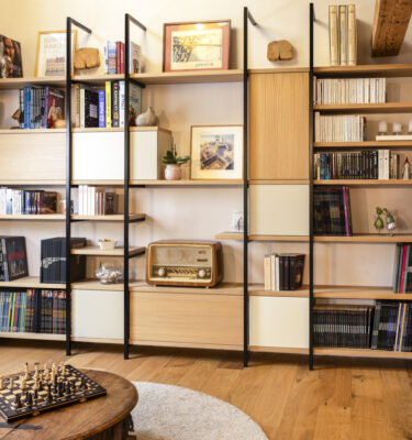 bibliothèque murale sur mesure bois et métal