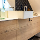 meuble de salle de bain sous pente sur mesure