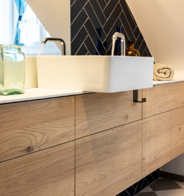 meuble de salle de bain sous pente sur mesure